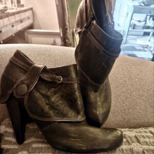 GORGEOUS ANTHROPOLOGIE SEYCHELLES  ANKLE BOOTS. MUCH TO DESCRIBE!CHECK PICS